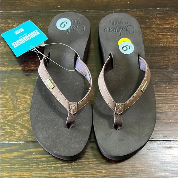 Reef Brown Sandals with Contoured Footbed - Picture 1 of 6